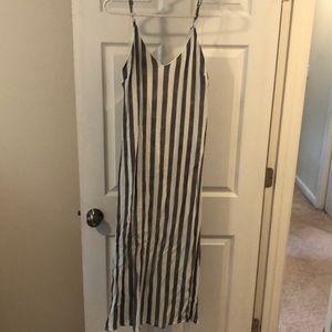 Vici grey and white v neck dress